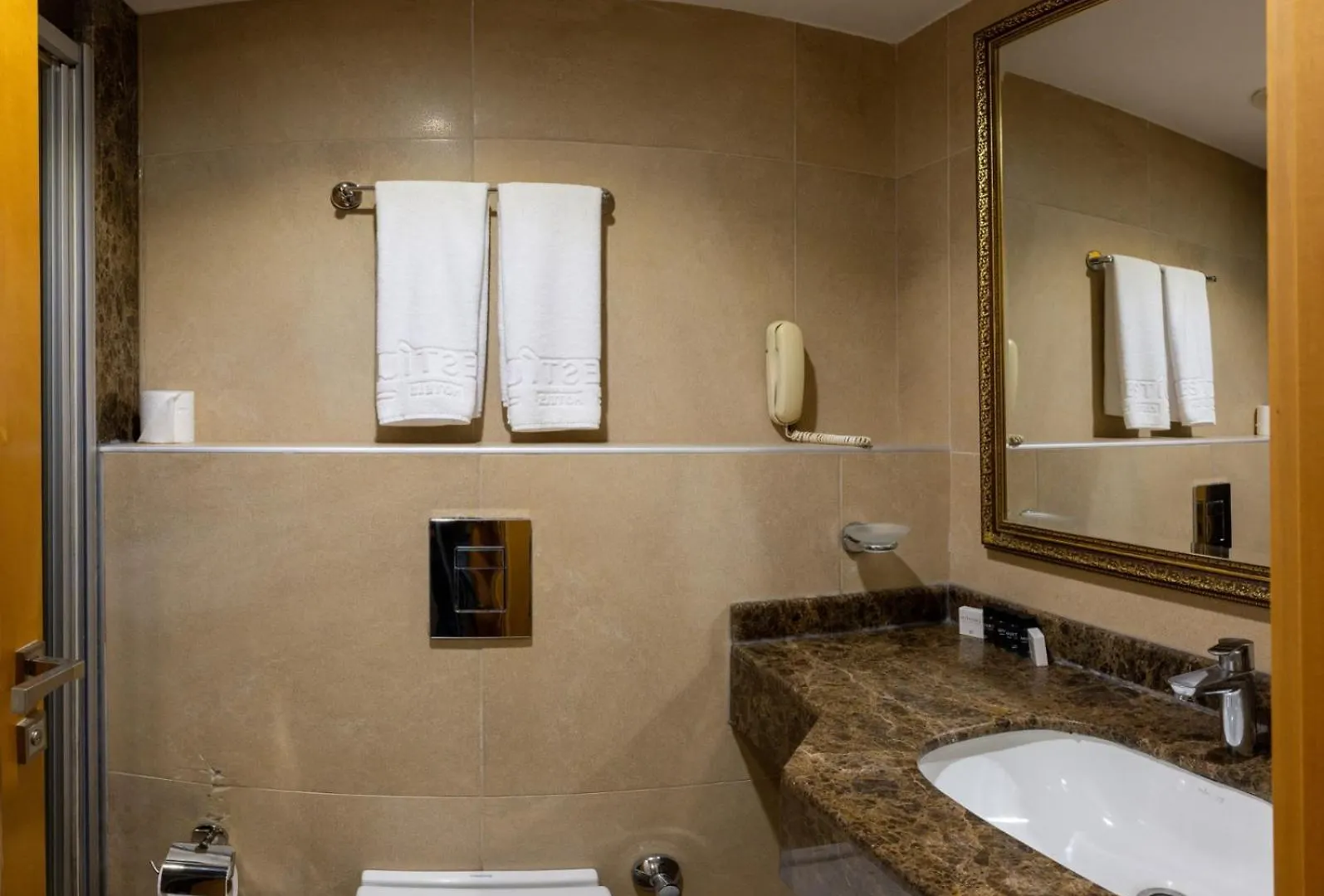 Отель Crestium Prime Square Стамбул Турция